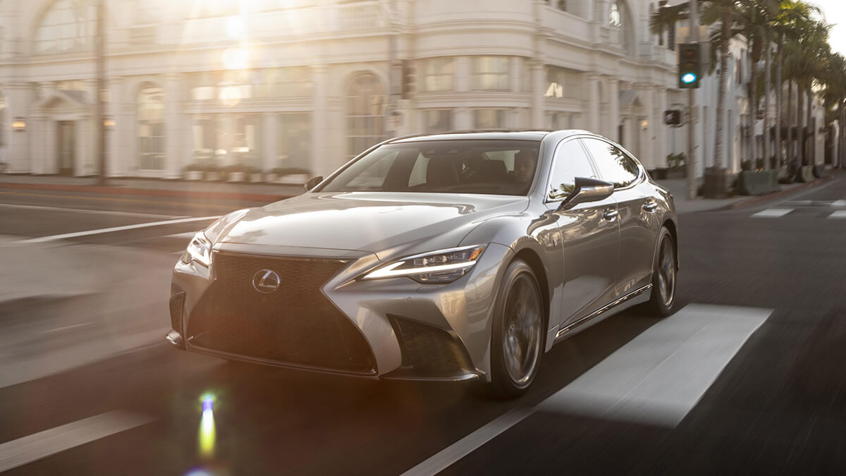 Một loạt các dòng xe Lexus tại VN tăng giá cao nhất đến 160 triệu đồng   Tin Tức  Otosaigon