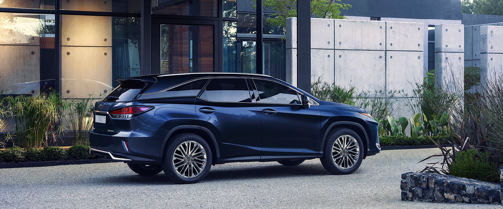 Chi tiết Lexus RX350L 7 chỗ 2022 kèm giá bán 082023