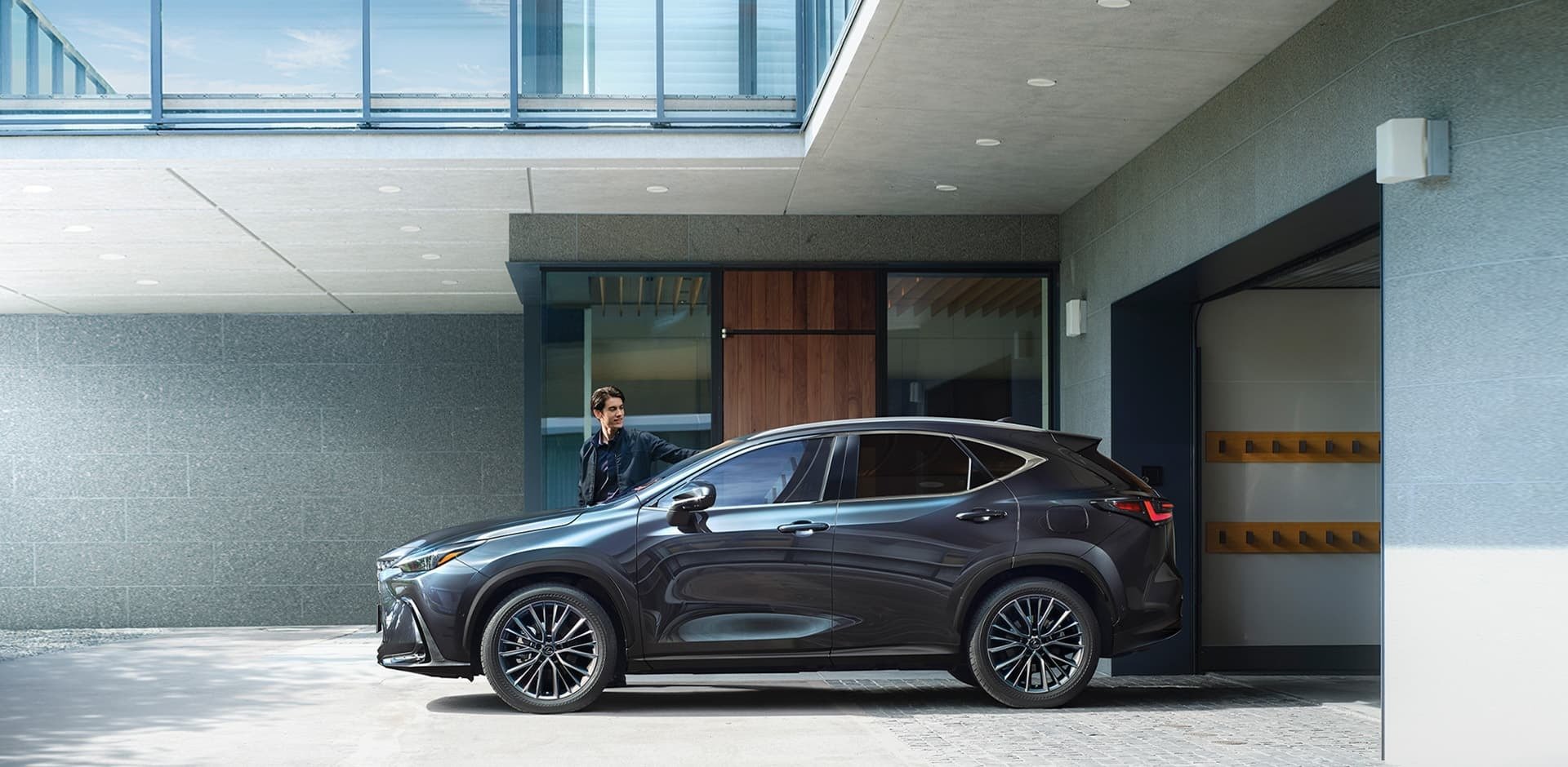 Lexus NX: Giá lăn bánh, thiết kế ngoại nội thất và thông số kỹ thuật mới nhất