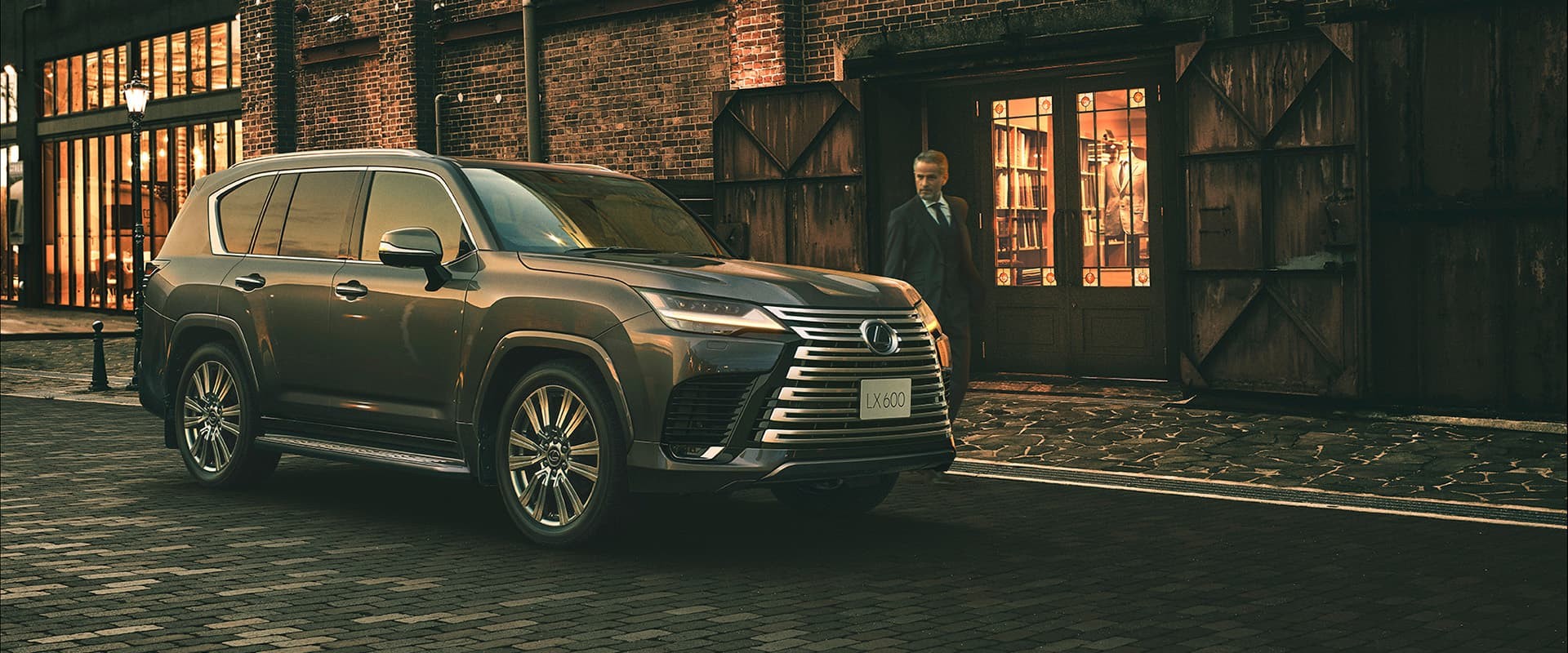 Tổng hợp các dòng xe Lexus 5 chỗ giá mới nhất