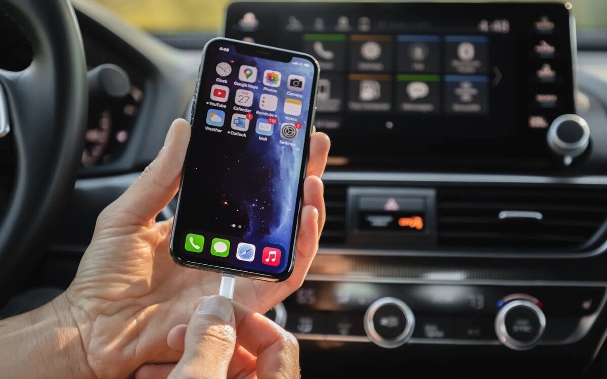 Các bước để kết nối Apple Carplay có dây trên xe ô tô